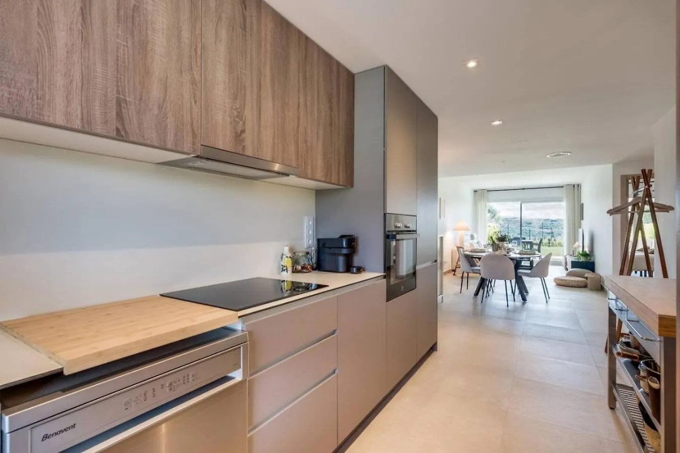אסטפונה 2Br Sunny Golf Apt. Tuin Met Golfbaan Uitzicht 0*,  ספרד
