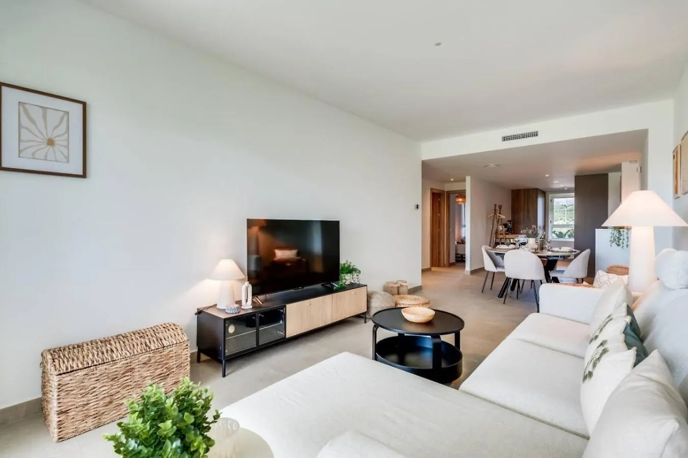 אסטפונה 2Br Sunny Golf Apt. Tuin Met Golfbaan Uitzicht 0*,  ספרד