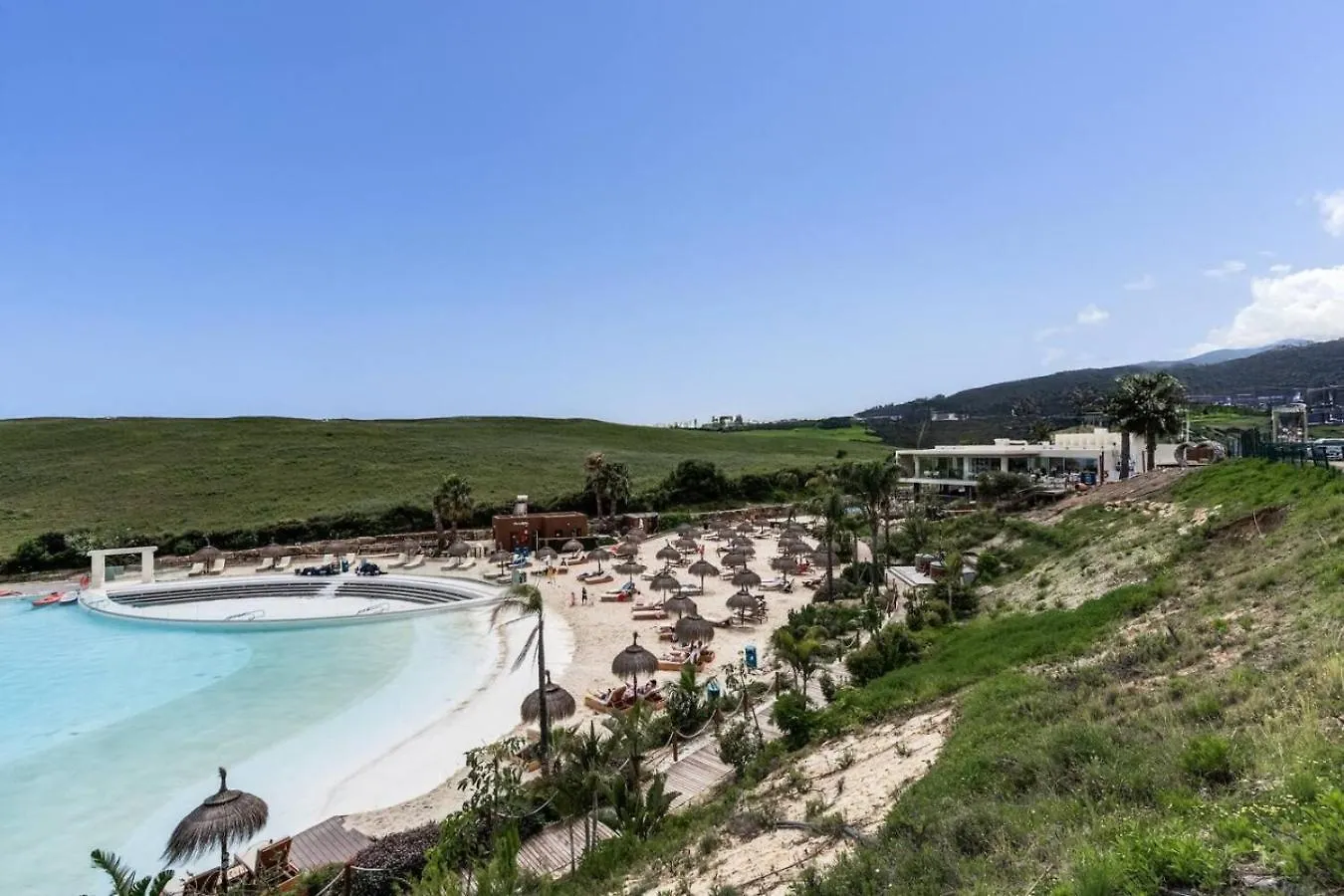 アパート 2Br Sunny Golf Apt. Tuin Met Golfbaan Uitzicht エステポナ